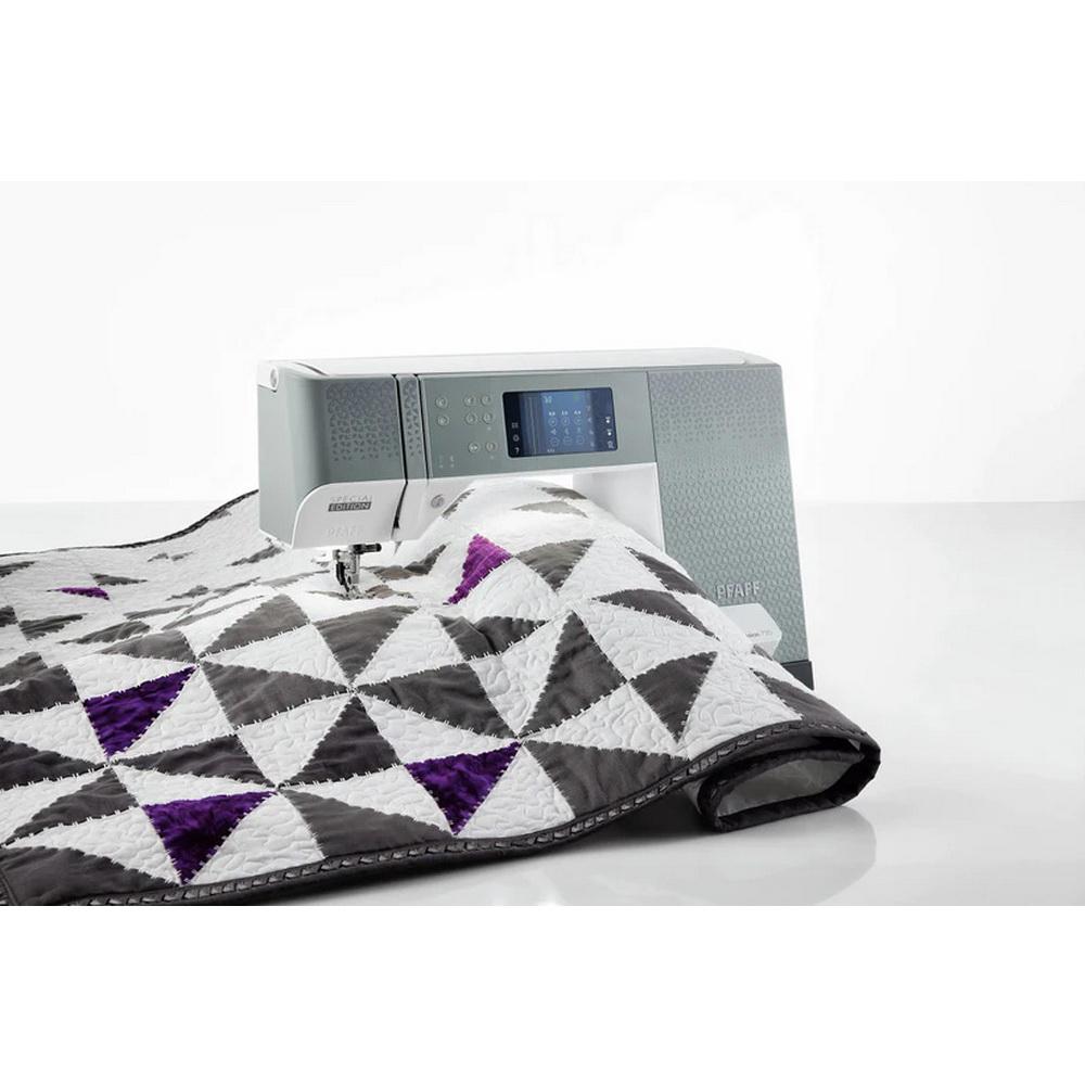 Pfaff Quilt Expression 720 Special Edition Sewing Machine - Sewingmachinesplus.com