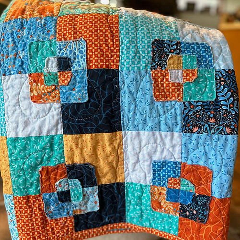 Seams Sew Me Quilt Pattern - Fray Boxes - Sewingmachinesplus.com