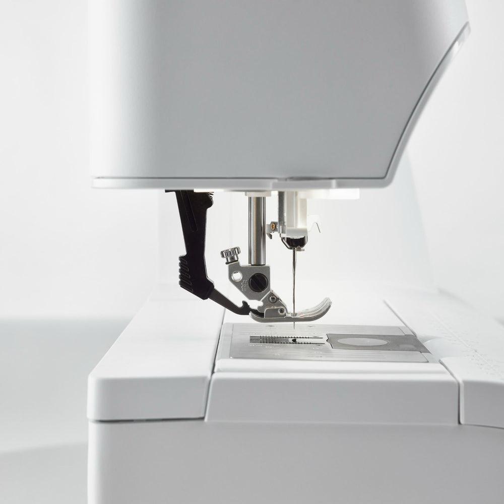 PFAFF Expression 710 Special Edition Sewing Machine - Sewingmachinesplus.com