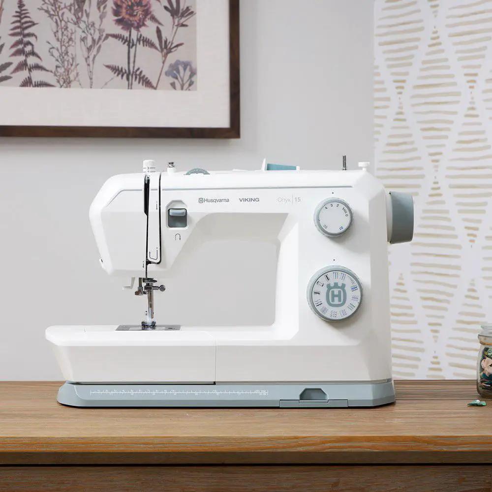 Husqvarna Viking Onyx 15 Sewing Machine - Sewingmachinesplus.com