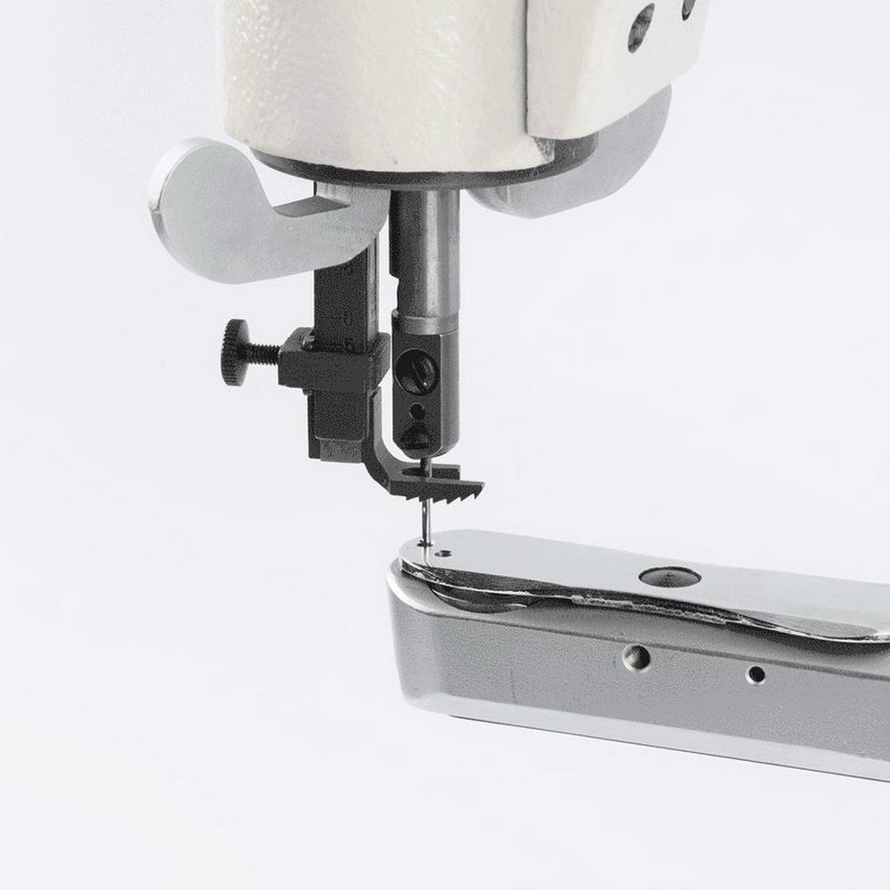 Consew 29B Single Needle with large bobbin, 12in Cylinder Arm, Shoe Repair and Mending, Lockstitch Machine - Sewingmachinesplus.com
