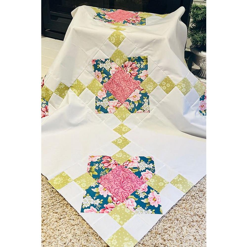 Seams Sew Me Quilt Pattern - Posy Chain - Sewingmachinesplus.com