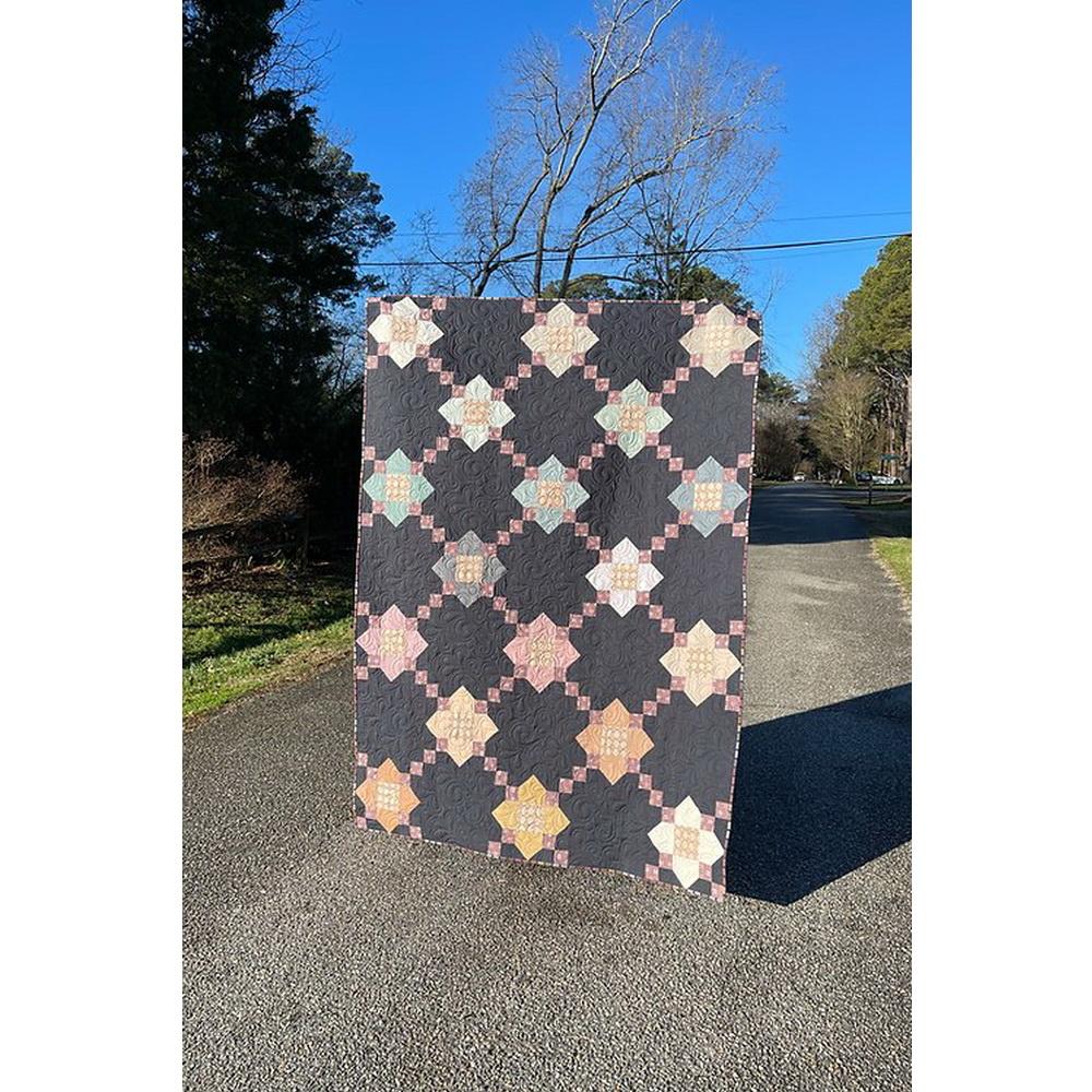 Seams Sew Me Quilt Pattern - Posy Chain - Sewingmachinesplus.com