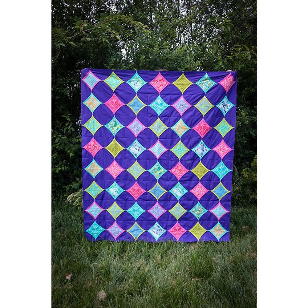 Seams Sew Me Quilt Pattern - Winsome Windows - Sewingmachinesplus.com