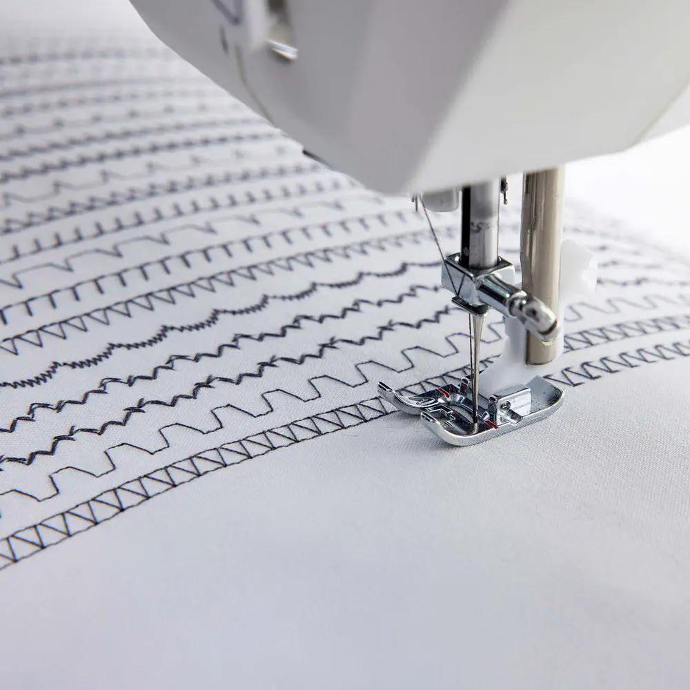 Husqvarna Viking Onyx 15 Sewing Machine - Sewingmachinesplus.com