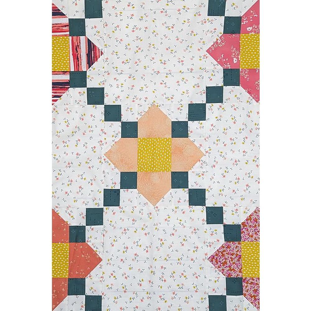 Seams Sew Me Quilt Pattern - Posy Chain - Sewingmachinesplus.com