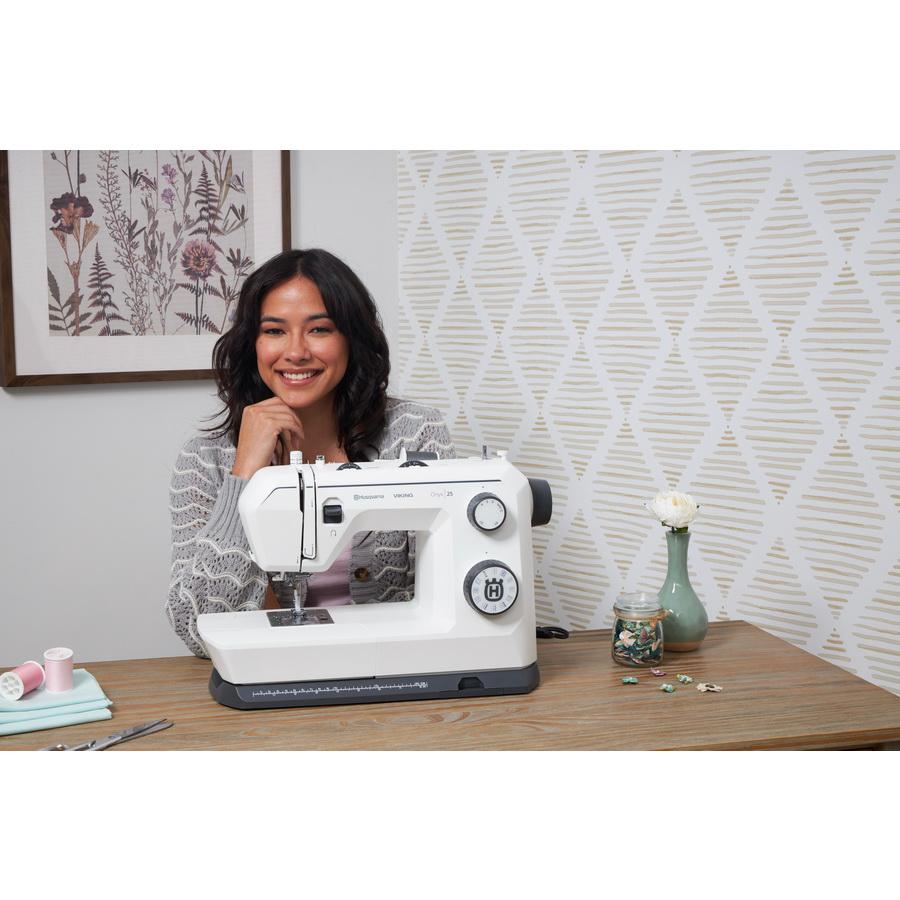 Husqvarna Viking Onyx 25 Sewing Machine - Sewingmachinesplus.com