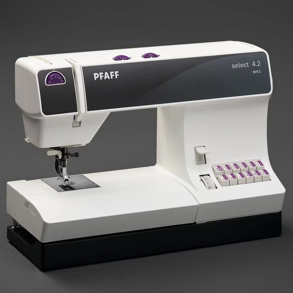 PFAFF Select 4.2 Sewing Machine