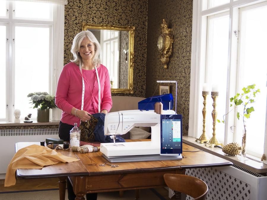 Husqvarna Viking Designer Epic Sewing and Embroidery Machine