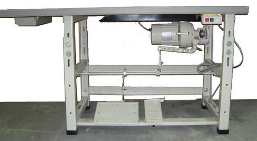 Consew 206RBL-25 Triple Feed, Heavy Duty, Single Needle, with Table and Servo Motor