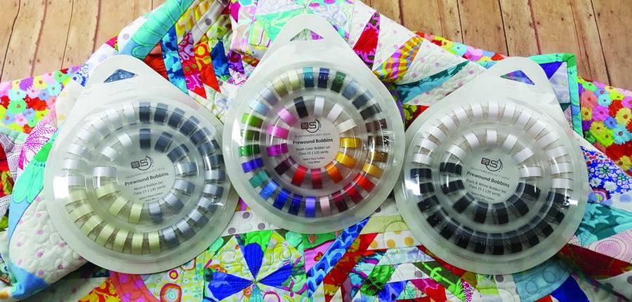 Quilters Select 40 QS Class 15 Bobbins With Bobbin Ring - Black and White