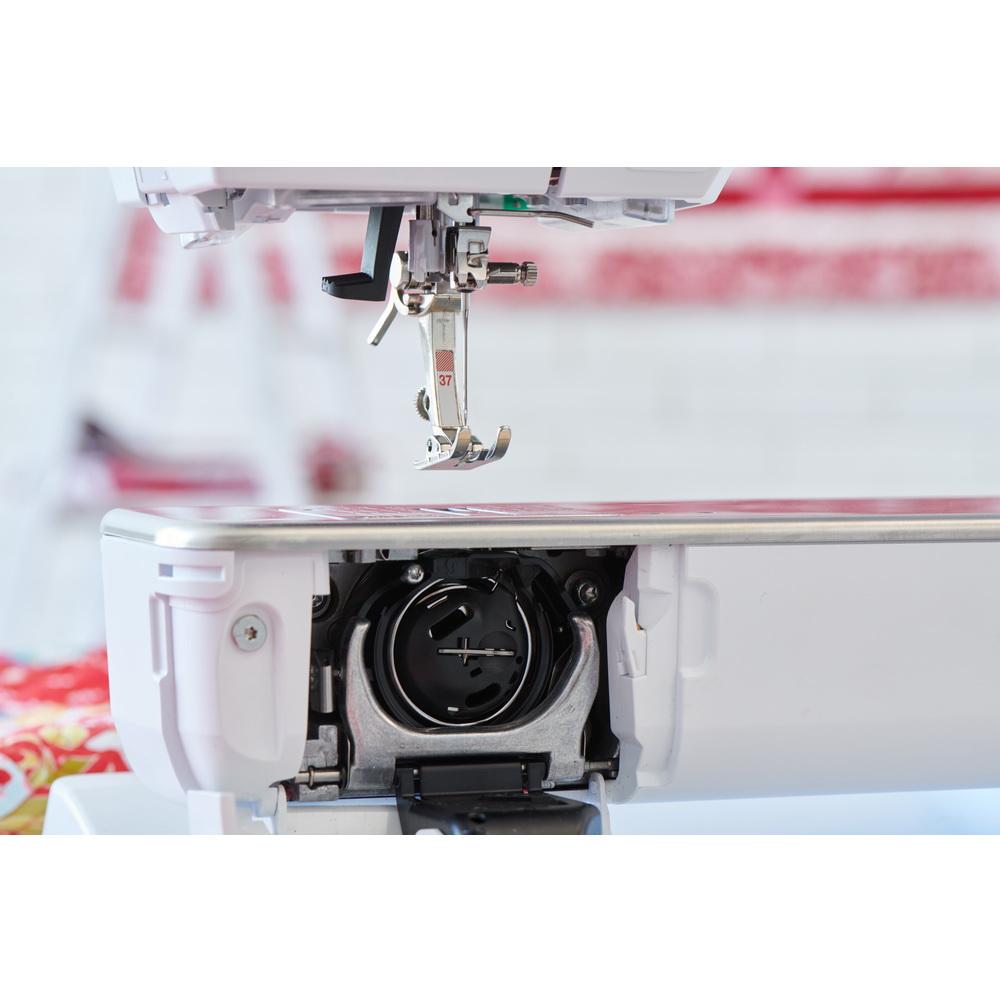 BERNINA 735 Patchwork Edition Sewing and Embroidery Machine - Sewingmachinesplus.com