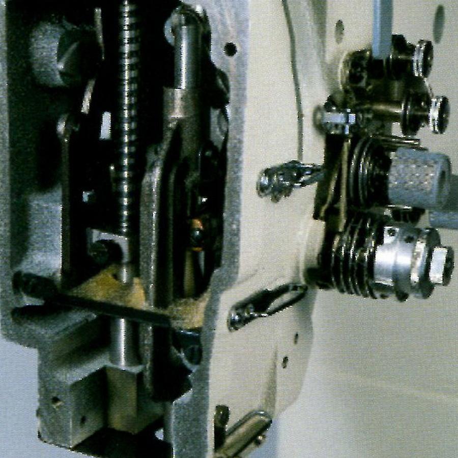 Highlead GC24518 Series Industrial Sewing Machines with Assembled Table and Servo Motor