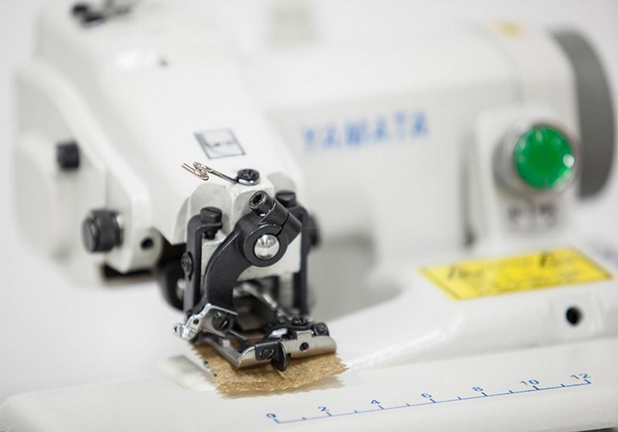 Yamata CM500 Portable Blindstitch Hemmer Machine