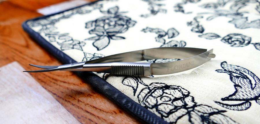 Floriani Squeeze N Snip Tool