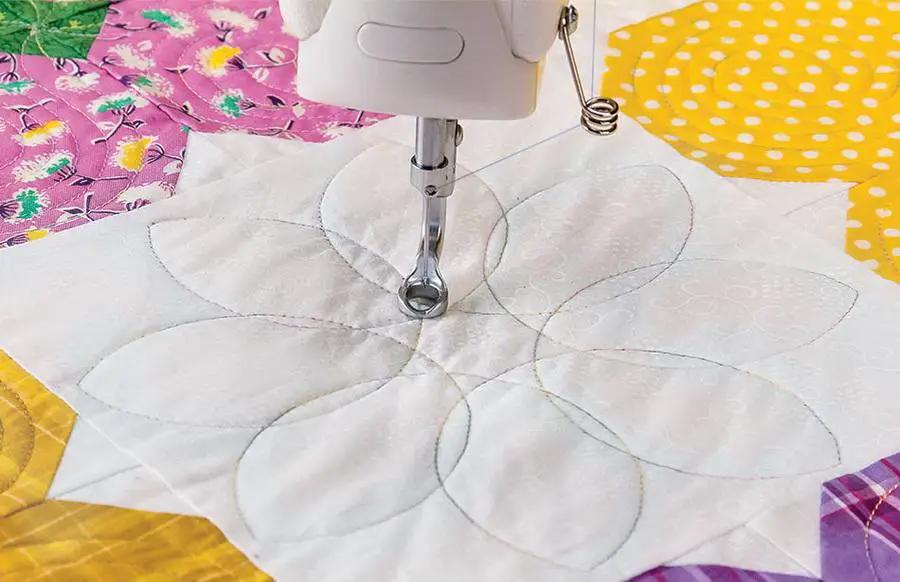 Qnique Long Arm Quilting Machine 15R (Recertified) - Sewingmachinesplus.com