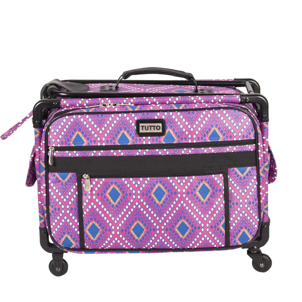 20-inch pink Tutto diamond-print machine bag on wheels with front zip pockets and black trim