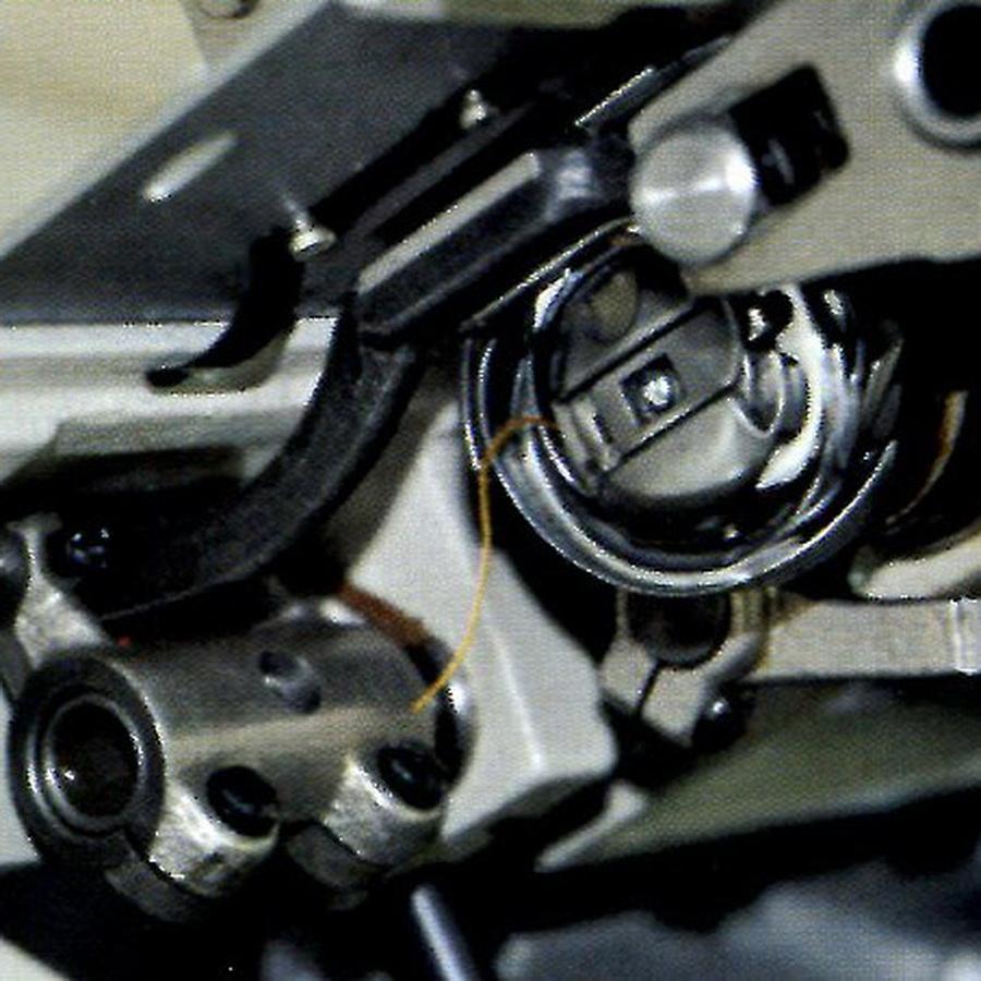 Highlead GC0398-1D Industrial Lockstitch Sewing Machine with Assembled Table and Servo Motor