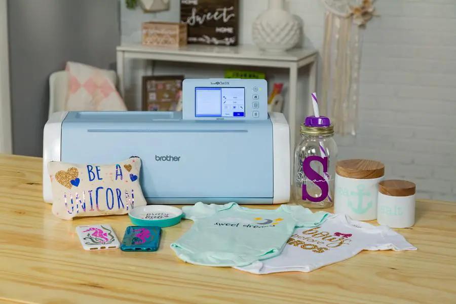 Unleash Your Creativity with TV's Julie Fei - Fan Balzer with the new Scan N Cut DX - 225 Machine included in your event fee - Sewingmachinesplus.com