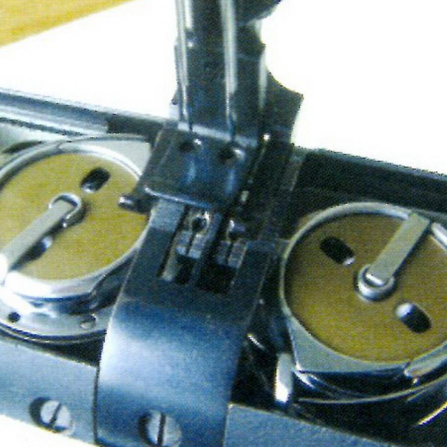 Highlead GC2268 Series Industrial Sewing Machines with Assembled Table and Servo Motor