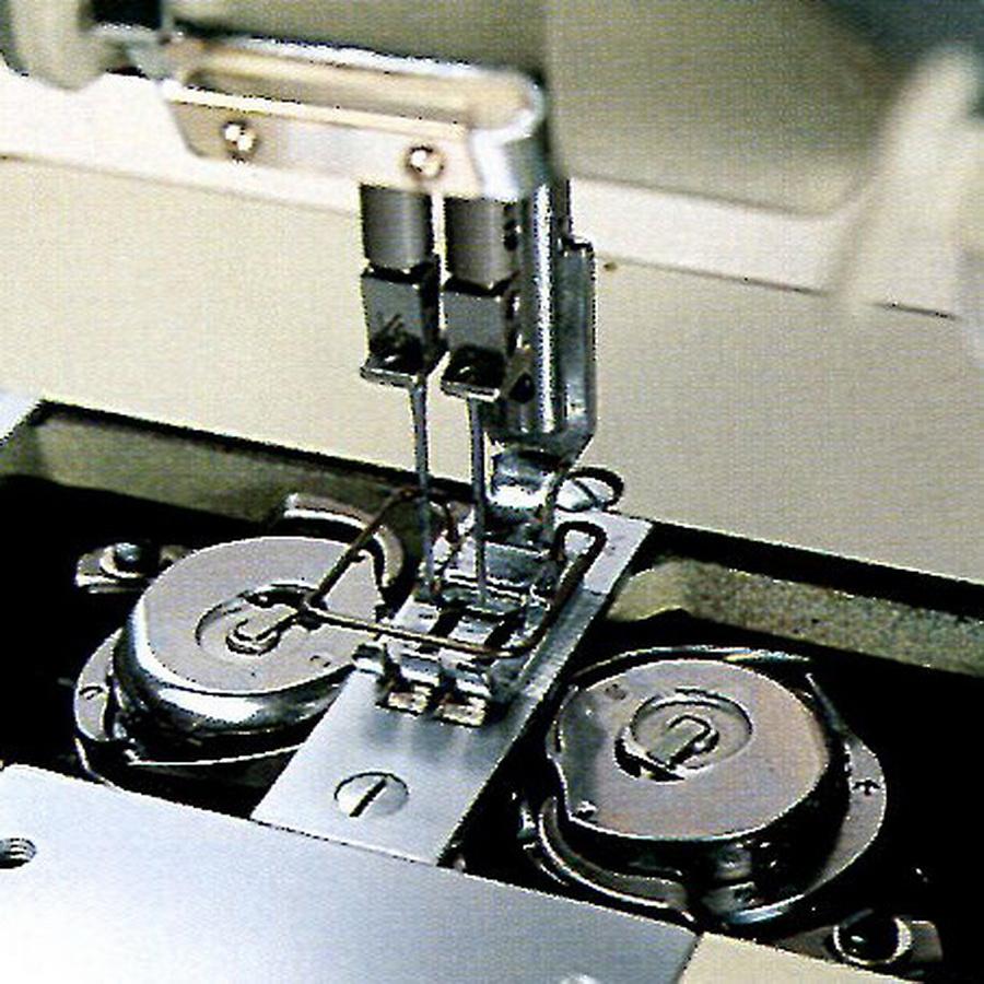 Highlead GC20528 Series Industrial Sewing Machines with Assembled Table and Servo Motor