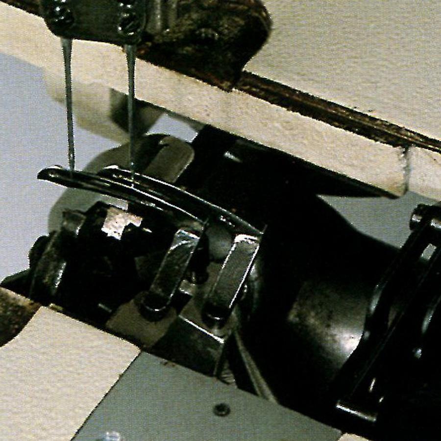 Highlead GK0058 Series Industrial Sewing Machines with Assembled Table and Servo Motor