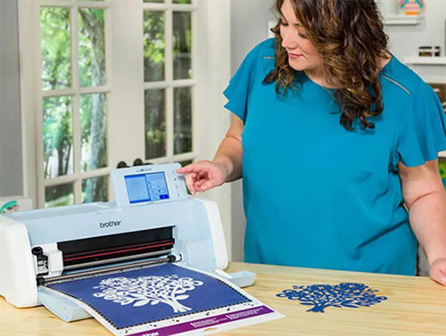 Unleash Your Creativity with TV's Julie Fei - Fan Balzer 1 Day Hands - On Scan N Cut Event - Sewingmachinesplus.com