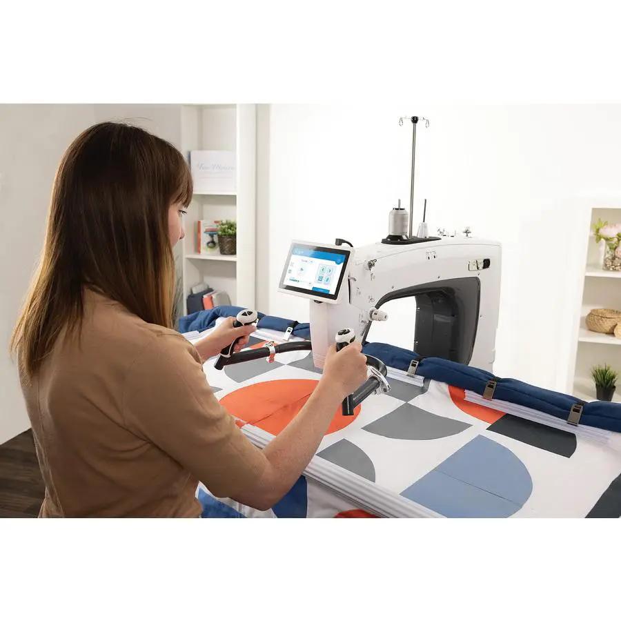 Recertified Grace Qnique 16 X - 16" Longarm Quilting Machine - Sewingmachinesplus.com