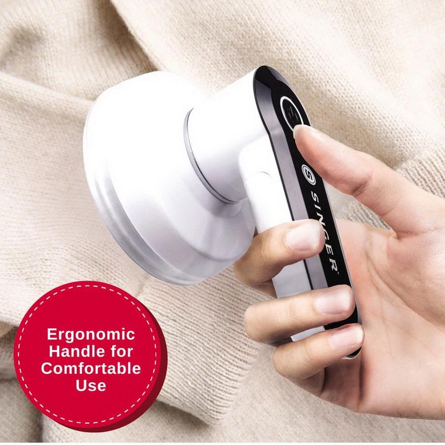 Singer Compact Lint Remover - Battery Powered - Sewingmachinesplus.com