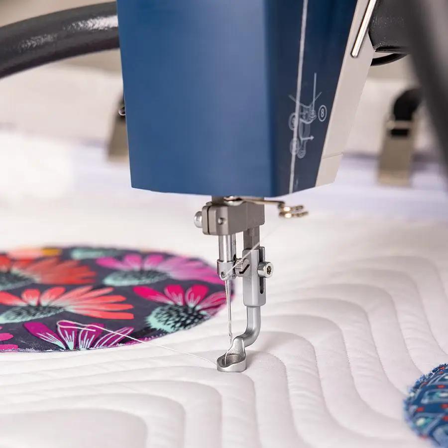 Recertified Grace Qnique 19X - 19" Longarm Quilting Machine - Sewingmachinesplus.com