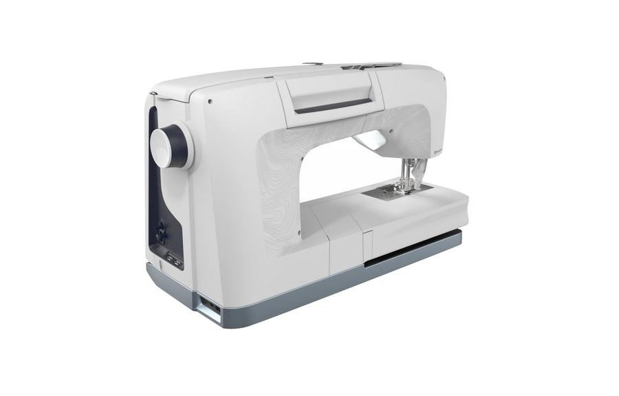 Husqvarna Viking Designer Epic 2 Sewing and Embroidery Machine