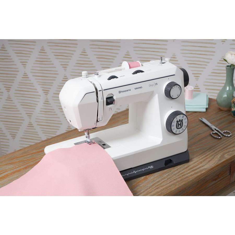 Husqvarna Viking Onyx 25 Sewing Machine - Sewingmachinesplus.com