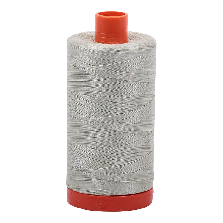 Cotton Mako 50wt Lt Grey Green 1300m Aurifil (2843)
