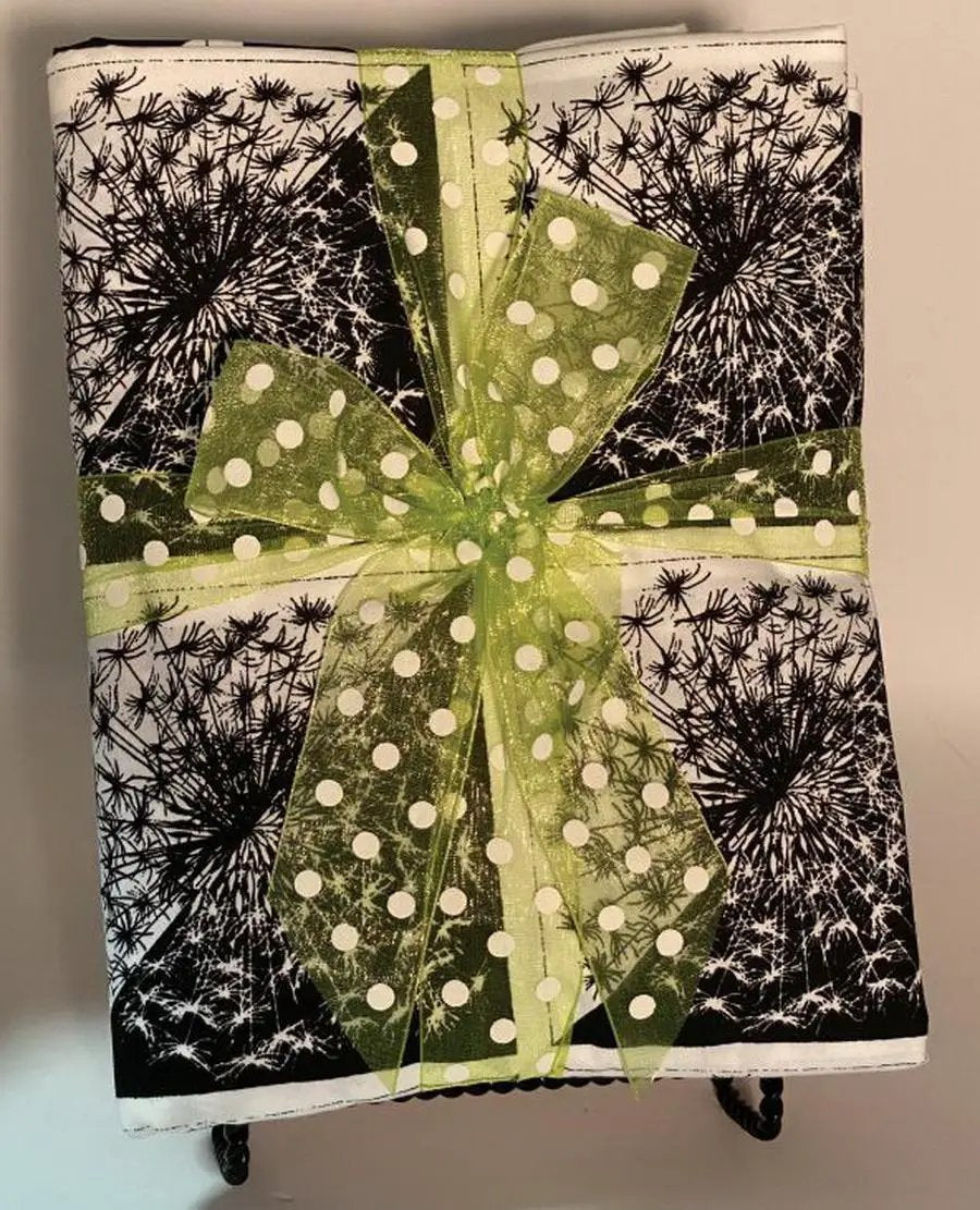 Frond Design Studio The Mean Reds Quilt Kit - Sewingmachinesplus.com