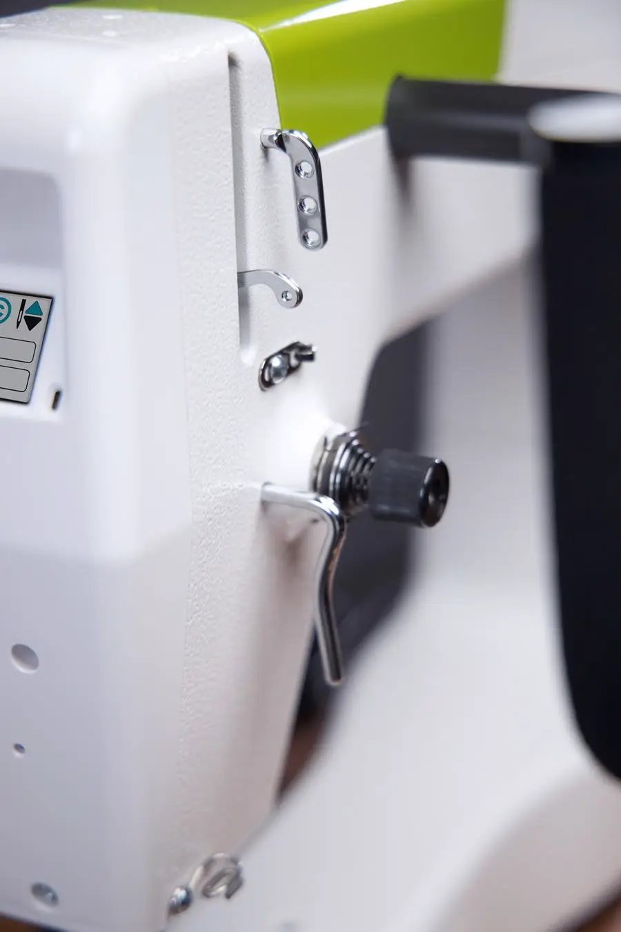 Handi Quilter Moxie 15 Inch Longarm Quilting Machine With Little Foot Frame (DEMO MODEL ONLY) - Sewingmachinesplus.com