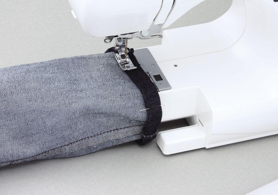 Janome Jem Gold Plus FS Portable Sewing Machine with Light Serging System - Sewingmachinesplus.com