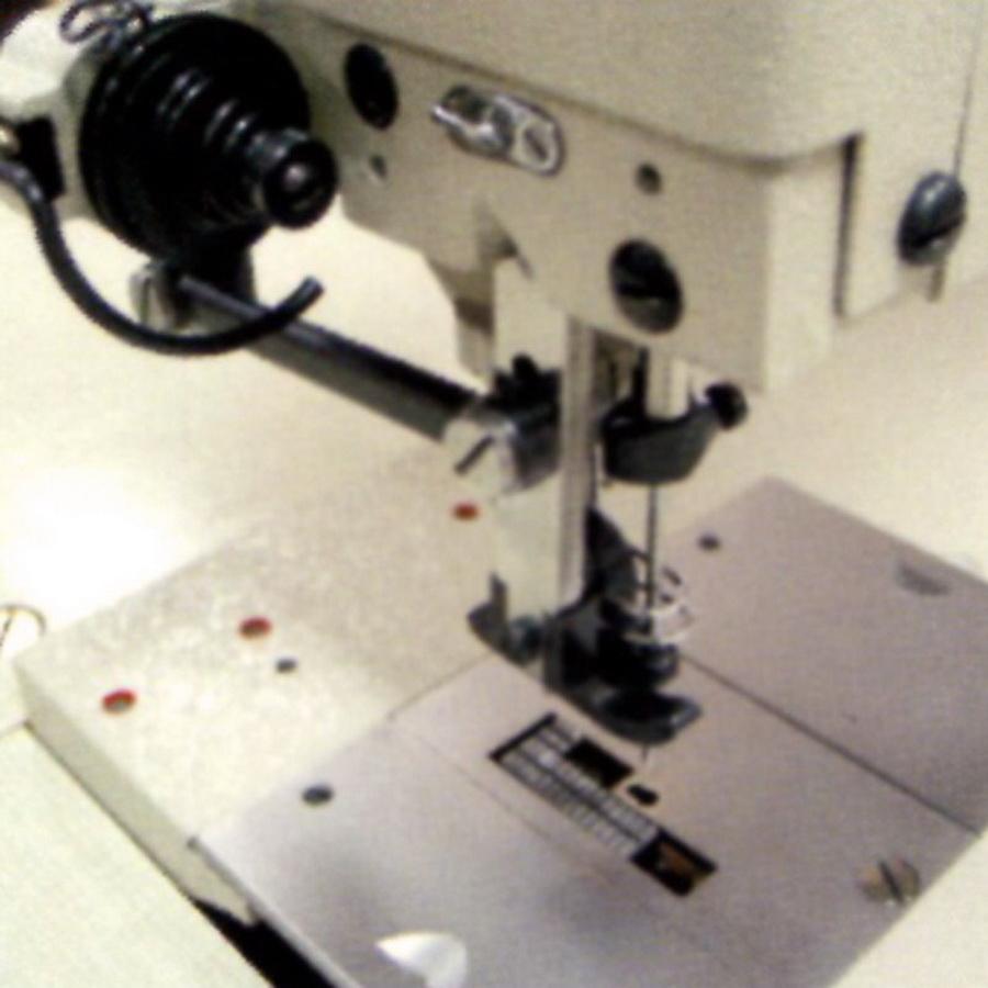 Highlead GA1398-1-2R Industrial Sewing Machine with Assembled Table and Servo Motor