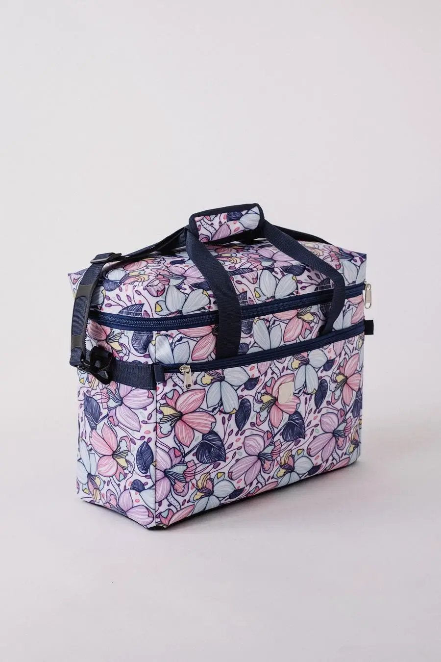 Bluefig Quilter Deluxe Combo: 19" Wheeled Bag, Project Bag, Fat Quarter Bag, Satchel and Thread Carrier - Maisy - Sewingmachinesplus.com