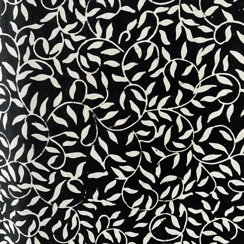 Color Therapy Batiks Black/White Scroll-Vine Fabric - Sewingmachinesplus.com