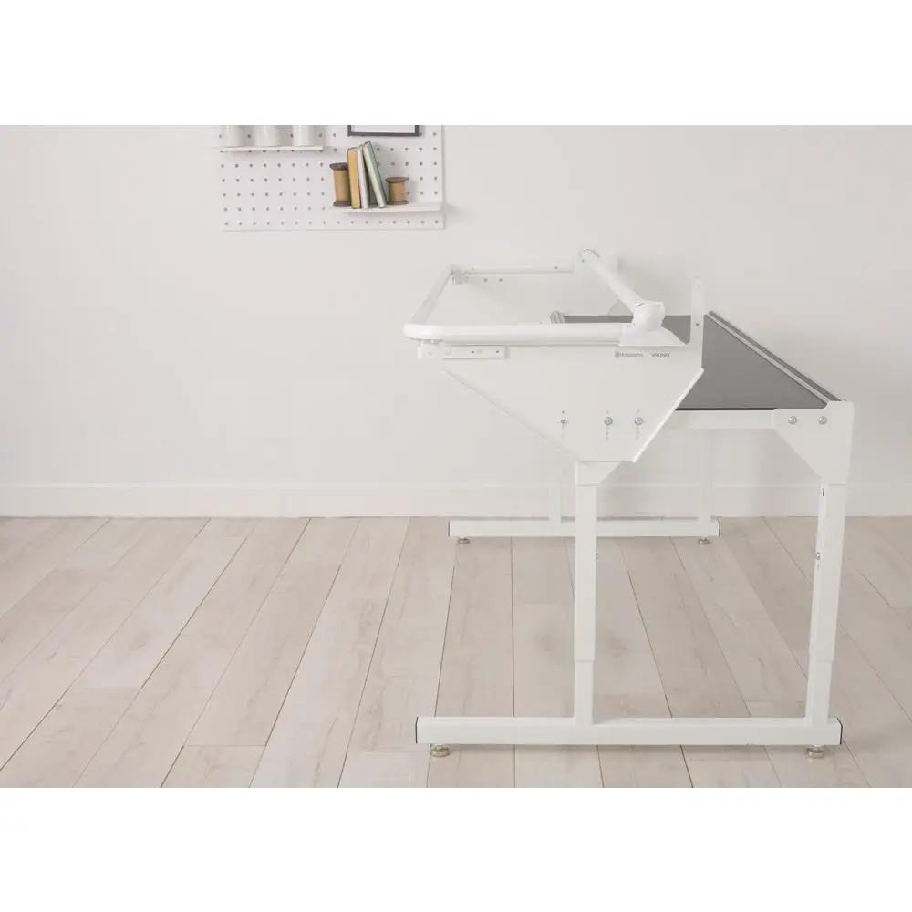 Viking Platinum Q165 Longarm Quilting Machine with Frame - Sewingmachinesplus.com