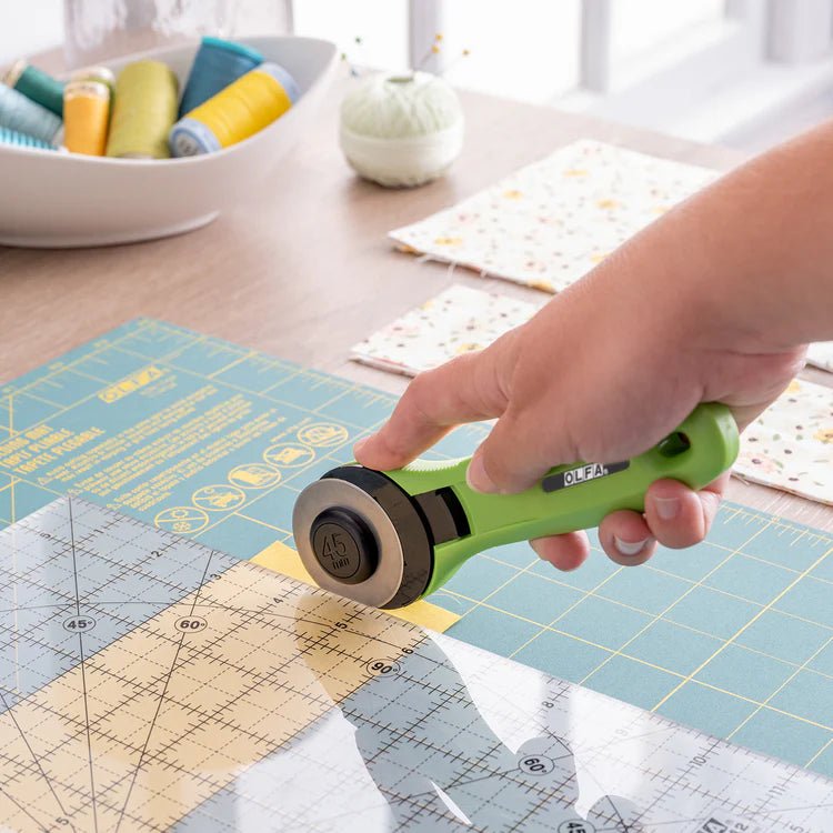 Olfa Splash Rotary Cutter 45mm - Sewingmachinesplus.com
