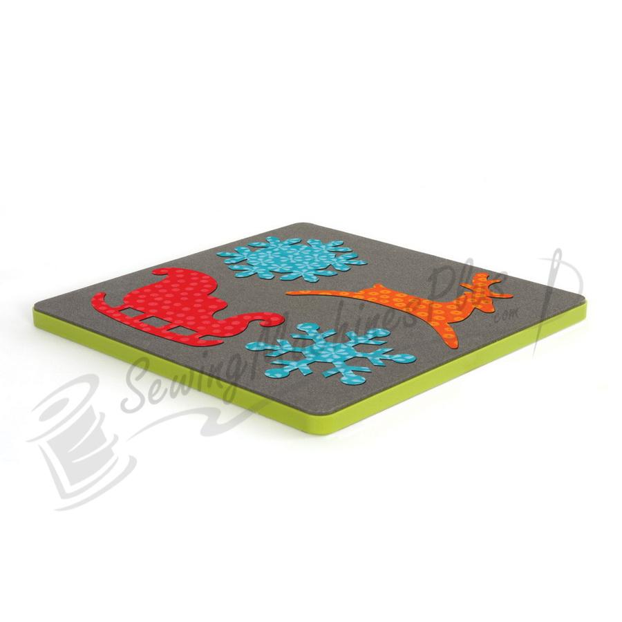 AccuQuilt GO! Sleigh & Snowflakes - 55322