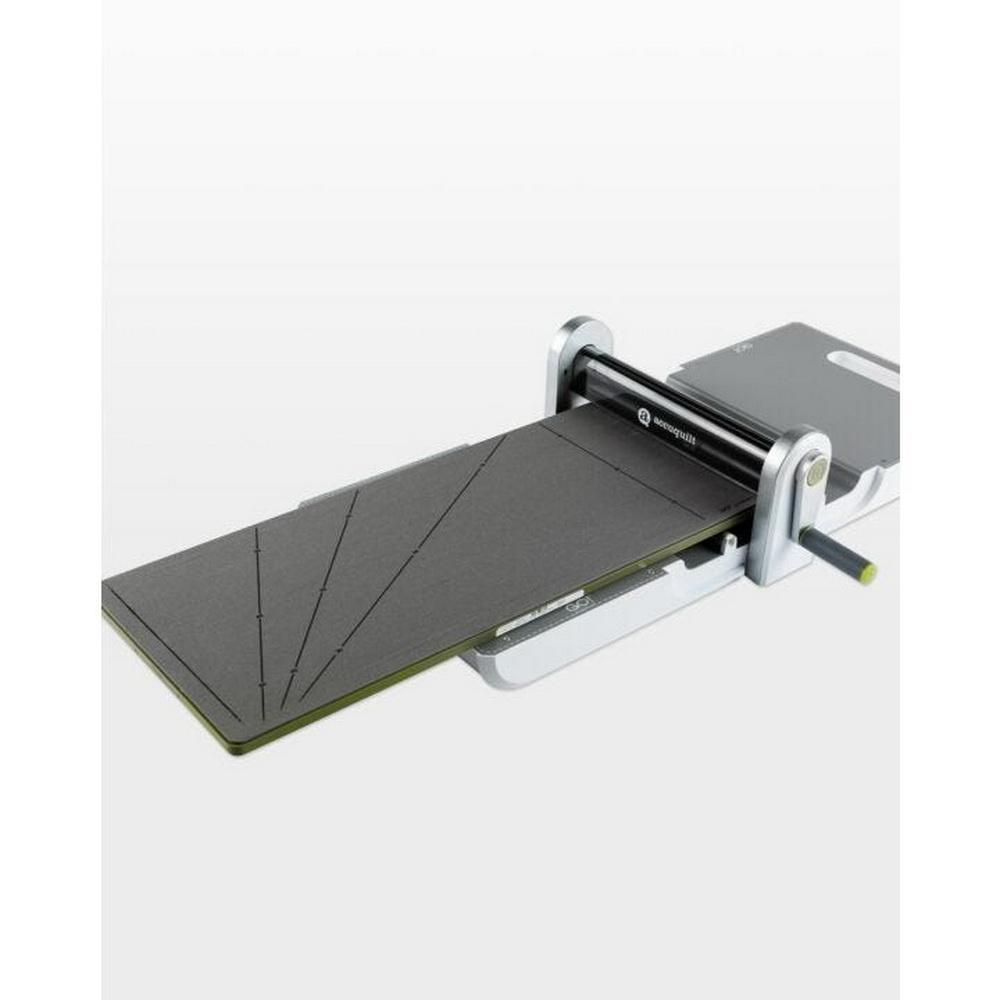 Accuquilt GO! Strip Cutter - 1 1/4in (3/4in Finished) 7 Strips - Sewingmachinesplus.com