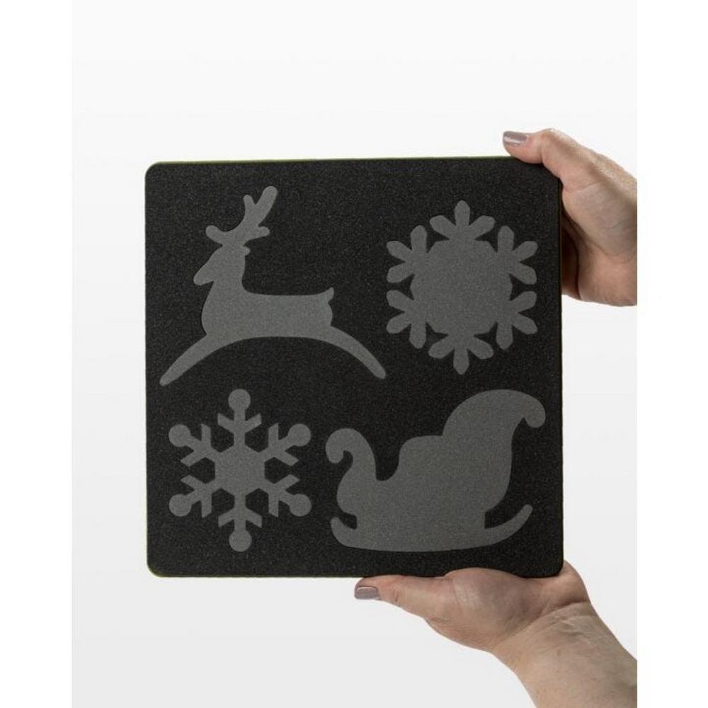 Accuquilt GO! Sleigh & Snowflakes Applique Die - Sewingmachinesplus.com