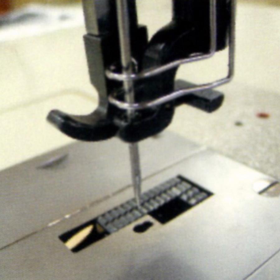 Highlead GA1398-1 Industrial Sewing Machine With Table and Servo Motor