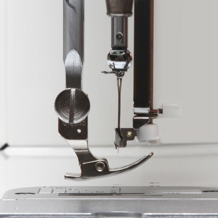Juki TL-2000Qi Long Arm, Grace Pinnacle Frame, Regulator & More