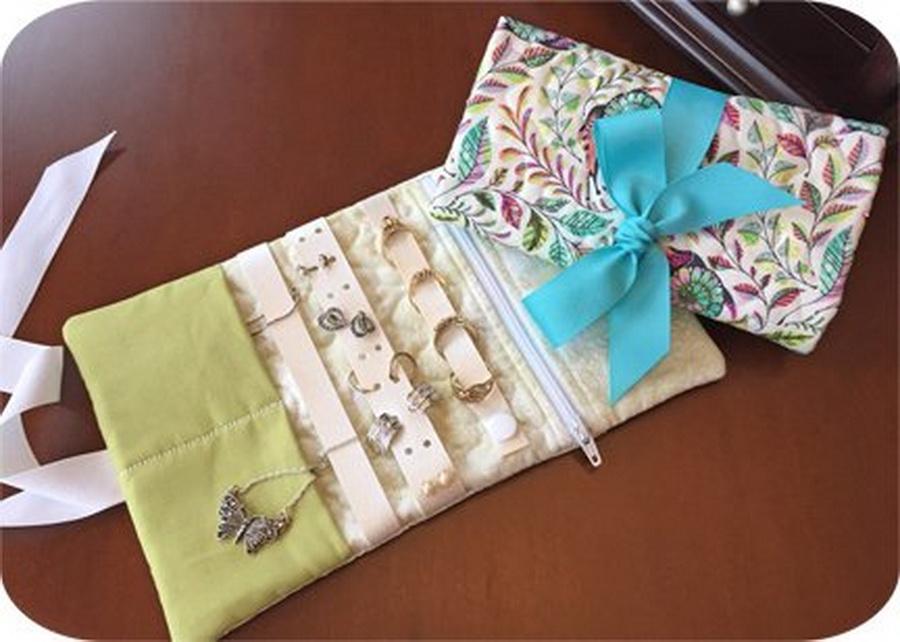 Embroidery Garden Jewelry Roll - Sewingmachinesplus.com