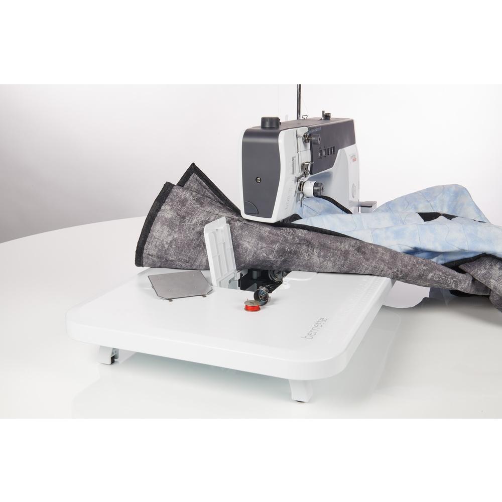 Bernette 08 Straight Stitch Sewing Machine - Sewingmachinesplus.com