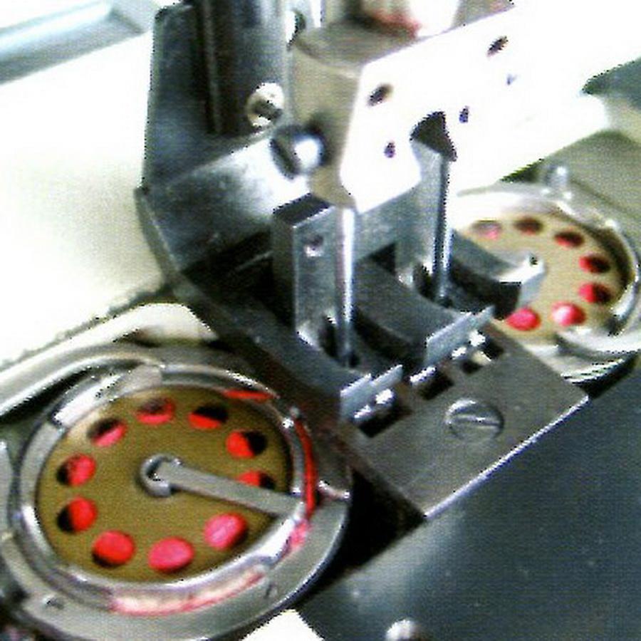 Highlead GC20698 Series Industrial Sewing Machines with Assembled Table and Servo Motor