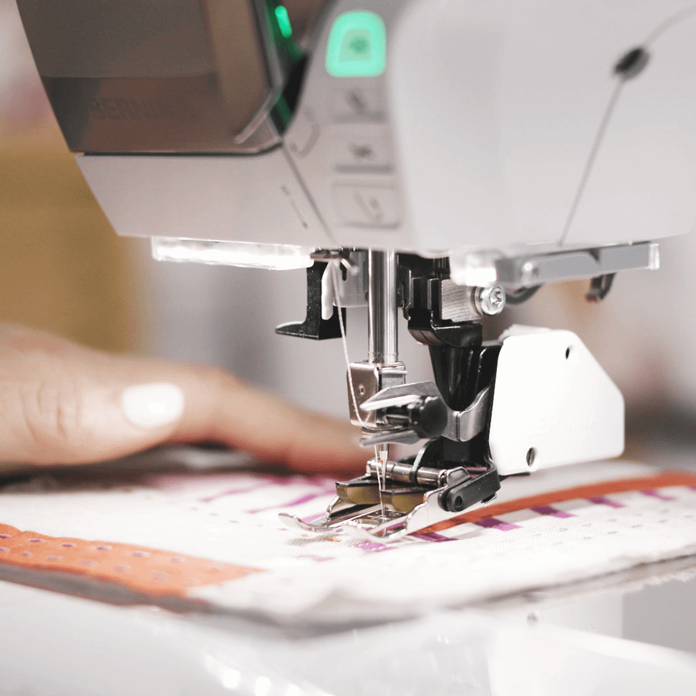 Bernina 570 Quilters Edition with embroidery module - Sewingmachinesplus.com